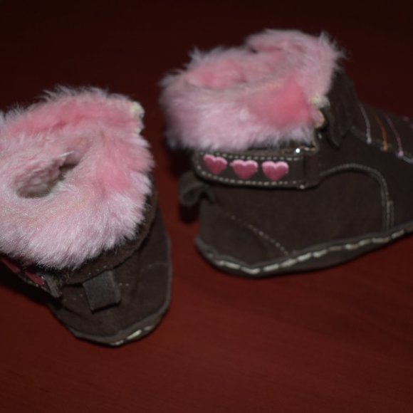 Joe Fresh Style Brown Suede Fringe Shoe with Fur Trim Embroidered Pink Hearts 3 - Picture 4 of 8